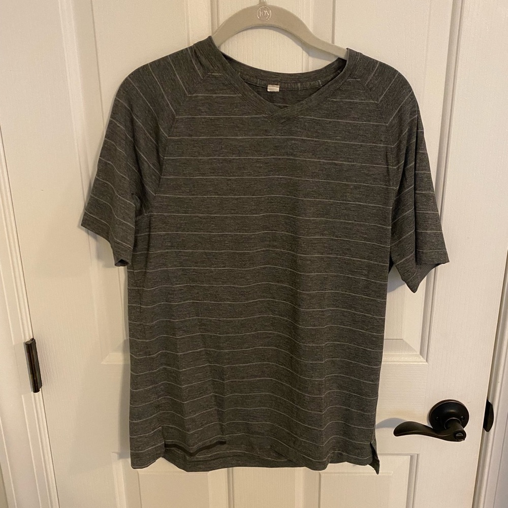 Mens Lululemon tshirt